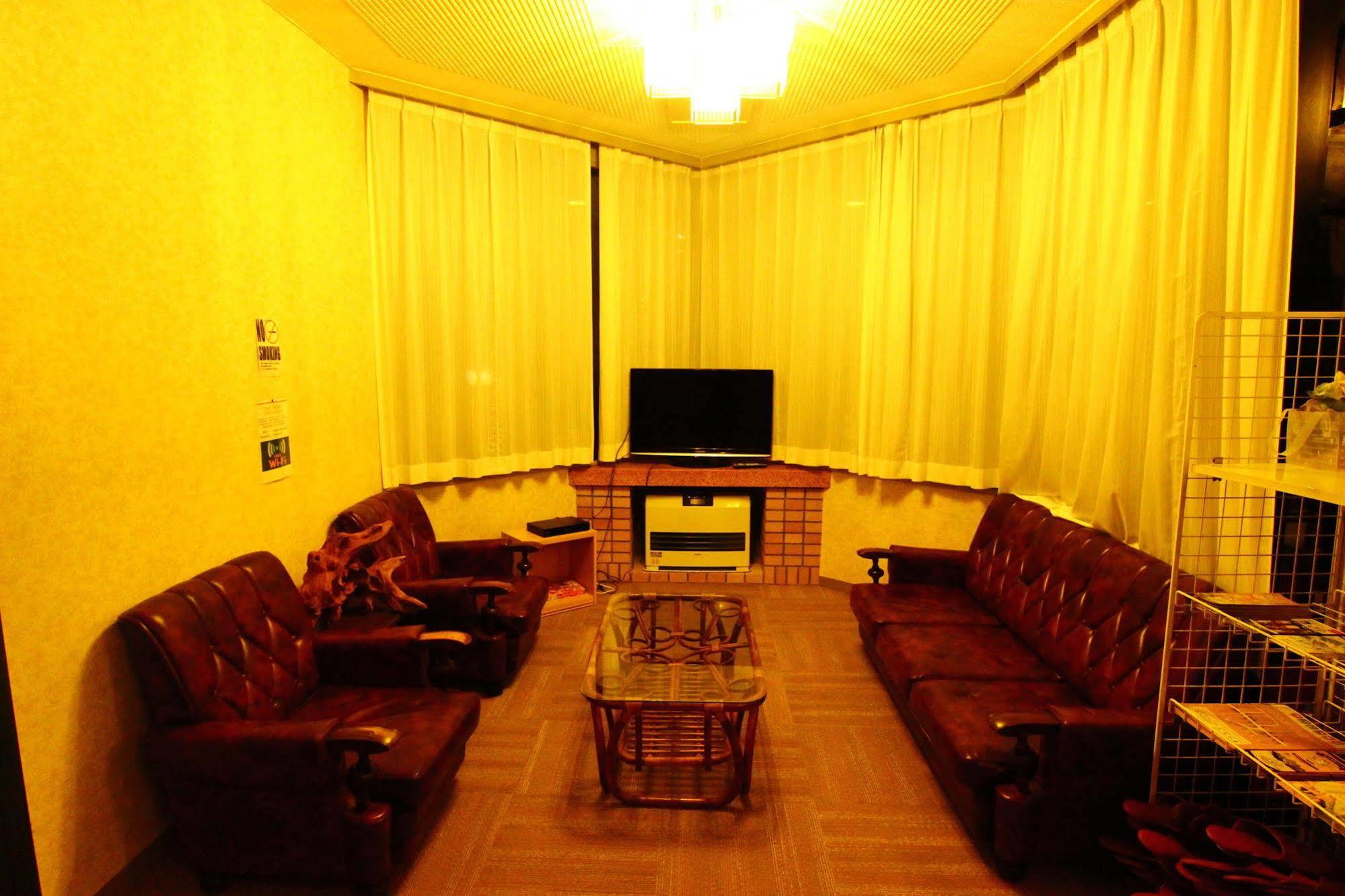 Utopia 3*